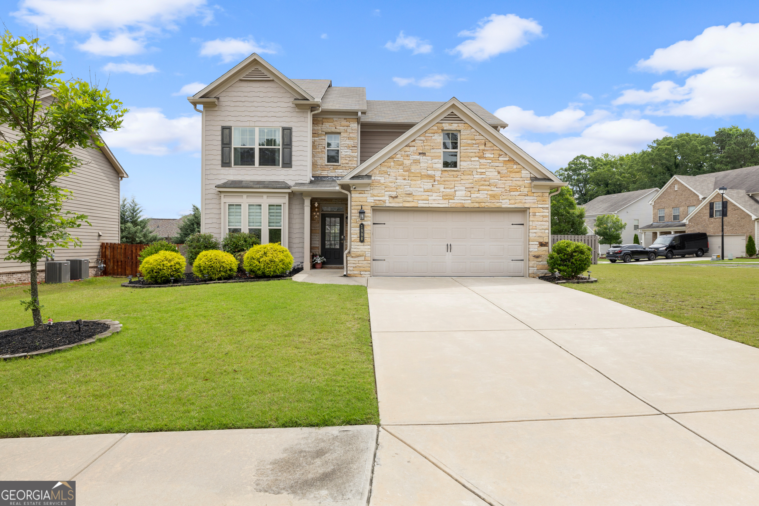 1998 Lakeview Bend Way
