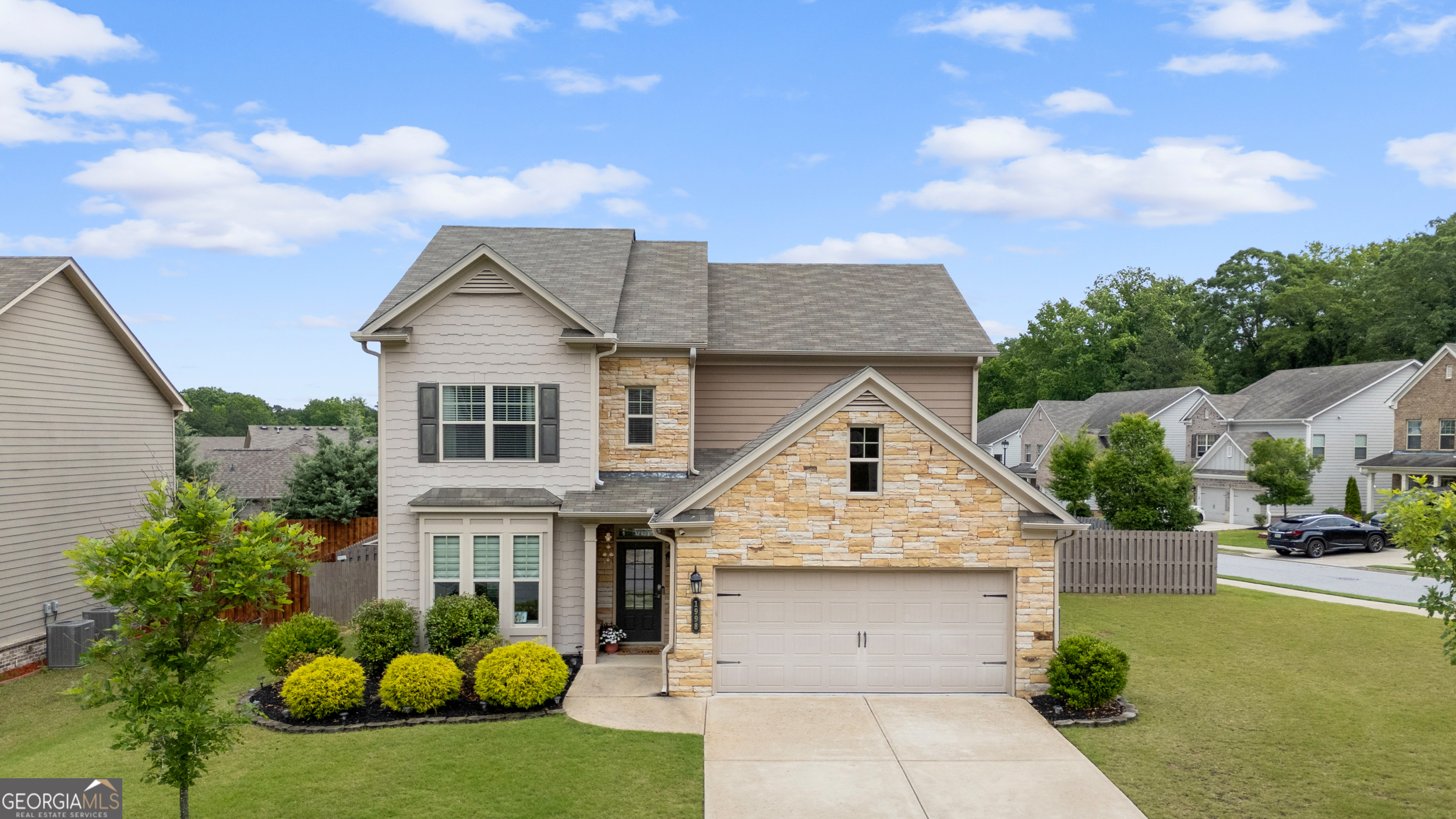 1998 Lakeview Bend Way
