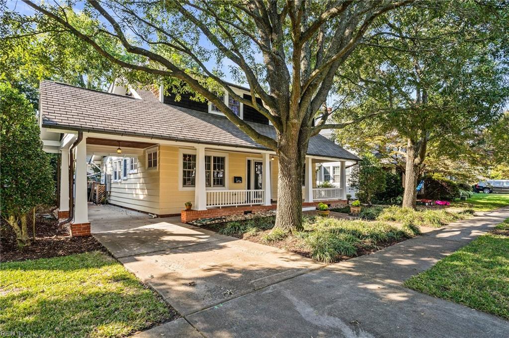 1049 Hanover AVE