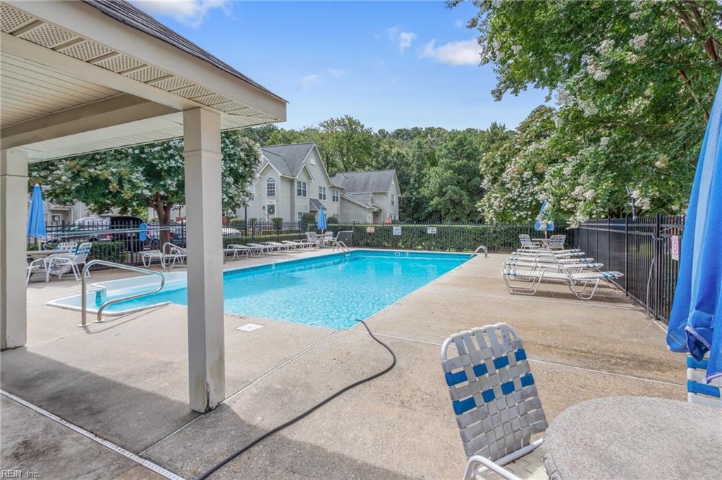 2373 London Pointe DR