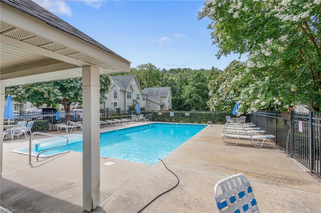 2373 London Pointe DR
