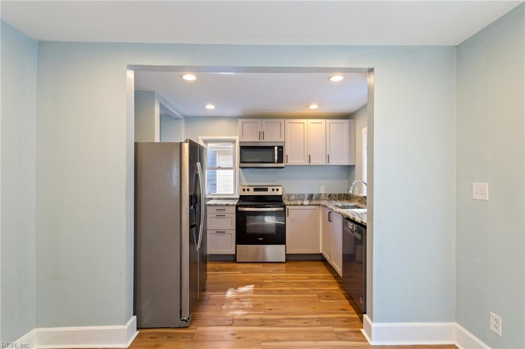 183 W Ocean AVE