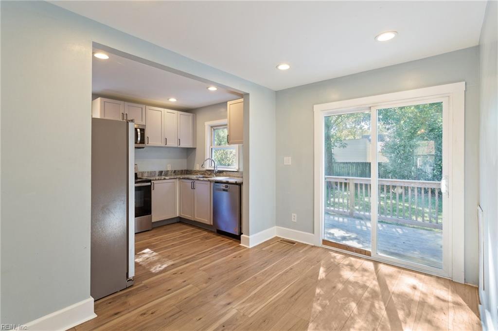 183 W Ocean AVE