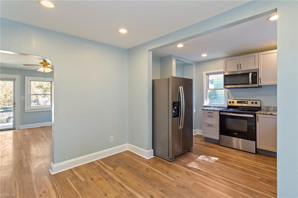 183 W Ocean AVE