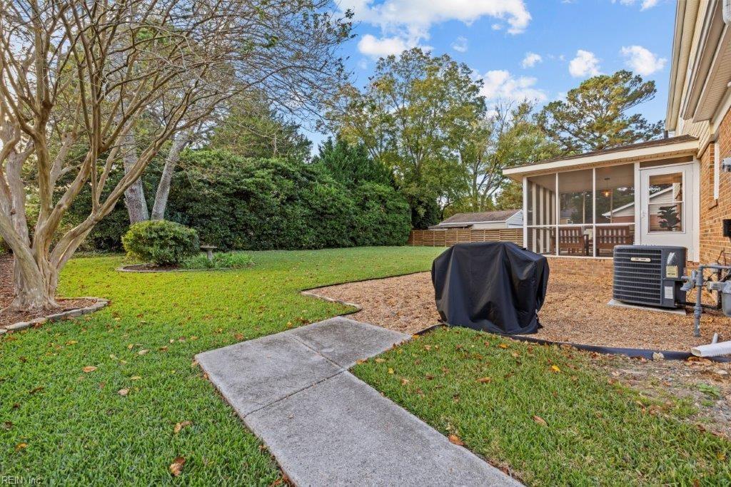 745 Queen Elizabeth DR