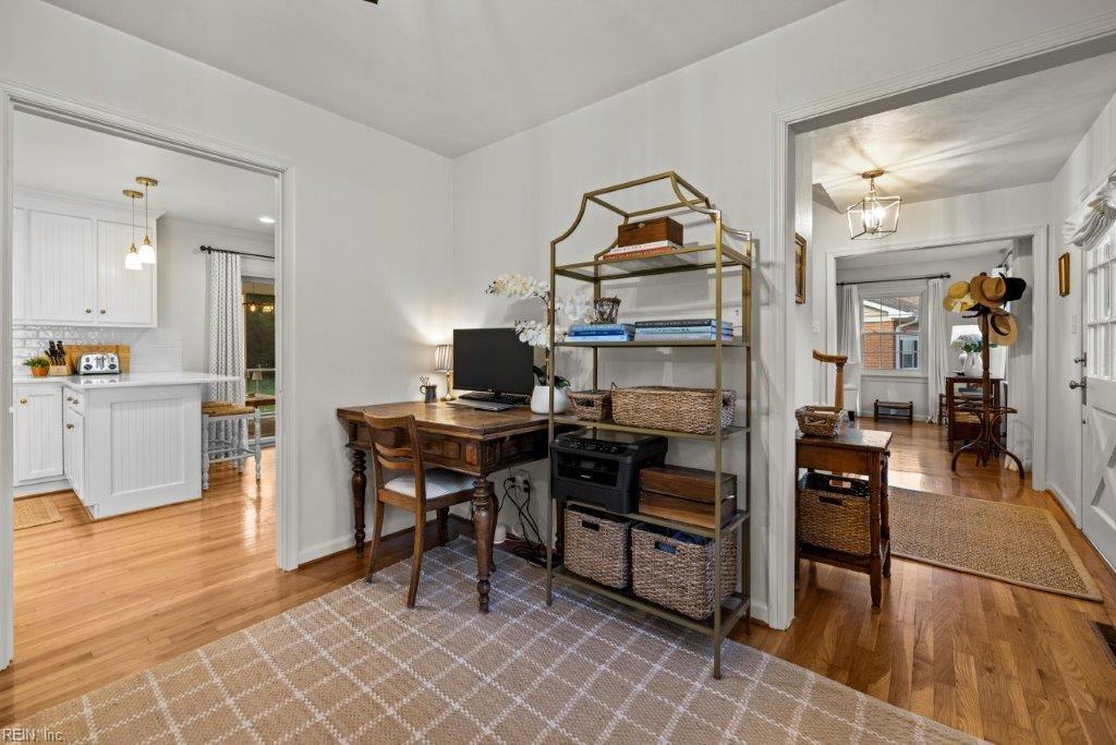 745 Queen Elizabeth DR