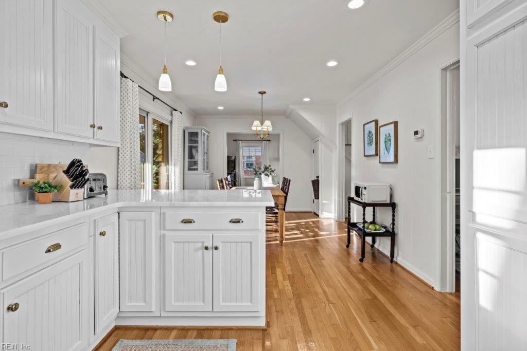 745 Queen Elizabeth DR