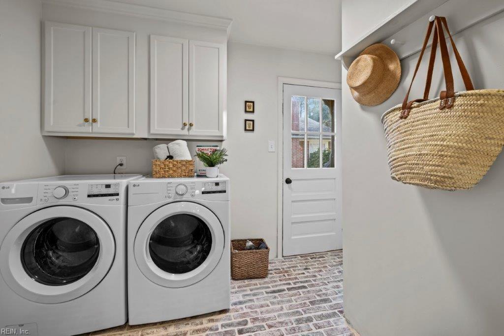 745 Queen Elizabeth DR