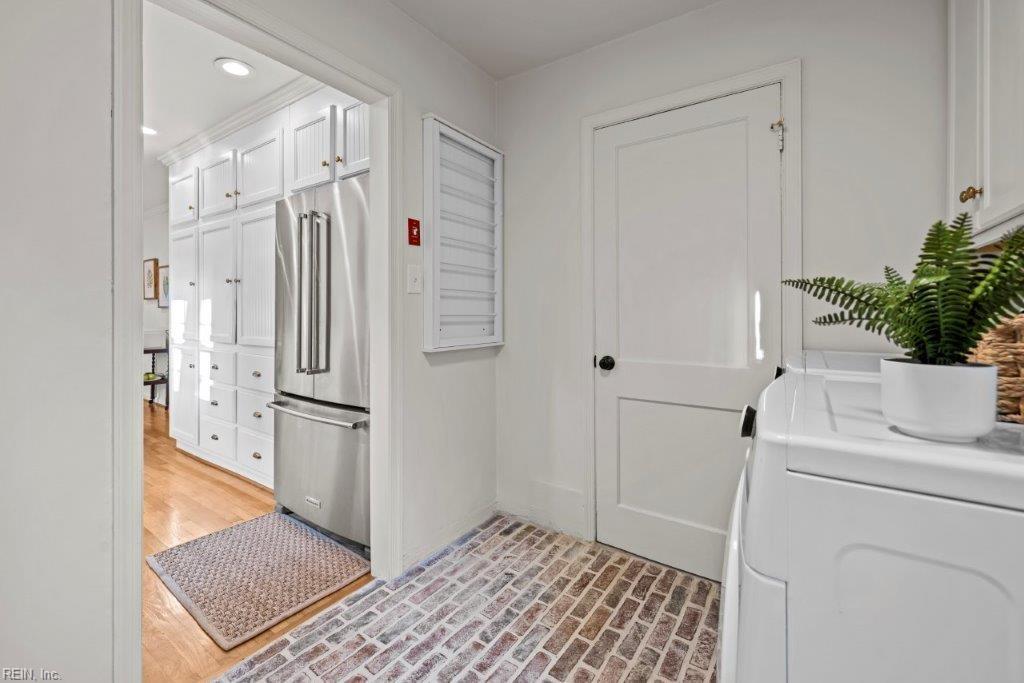 745 Queen Elizabeth DR