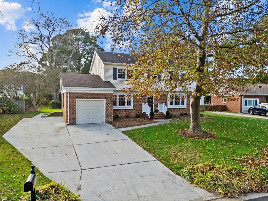 745 Queen Elizabeth DR