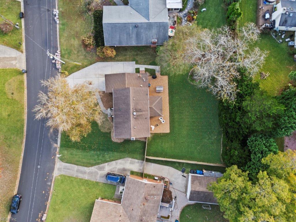 745 Queen Elizabeth DR