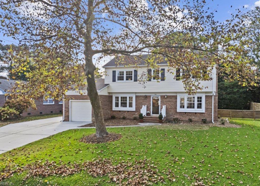 745 Queen Elizabeth DR