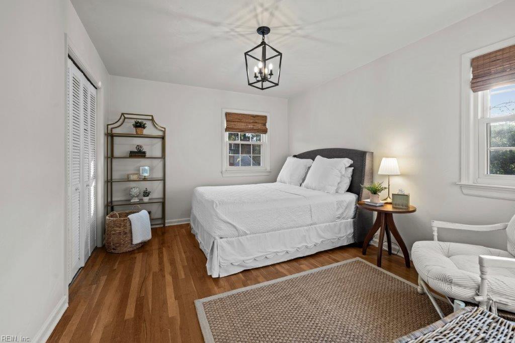 745 Queen Elizabeth DR