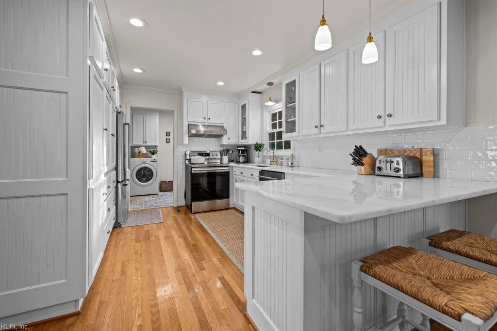 745 Queen Elizabeth DR