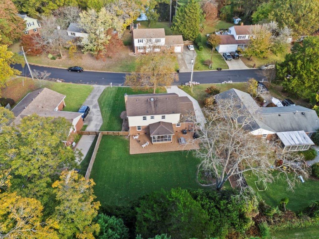 745 Queen Elizabeth DR