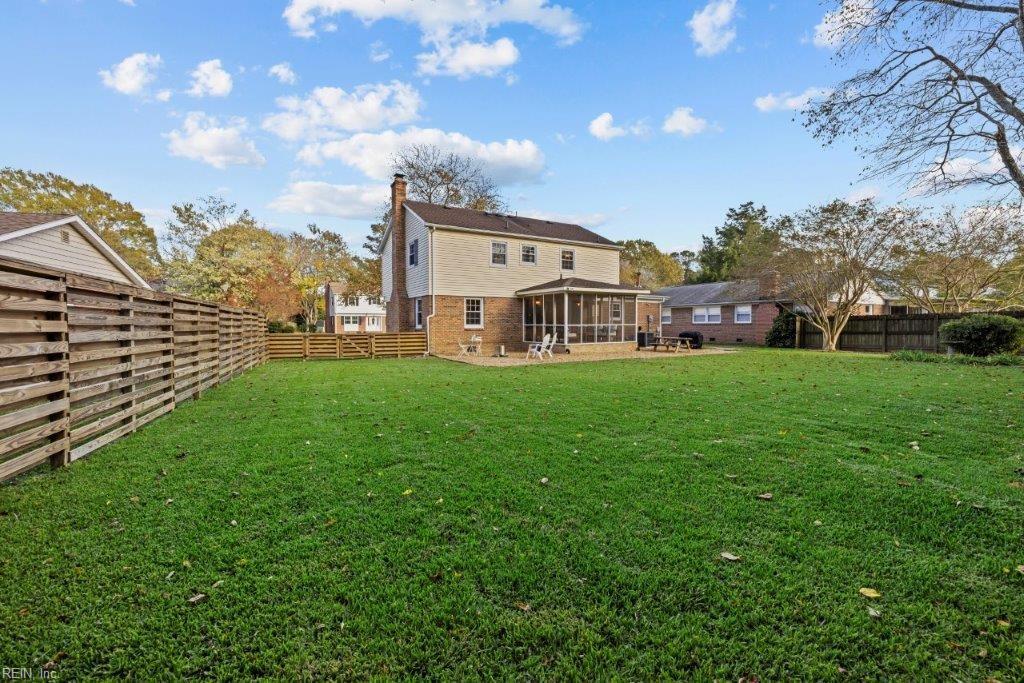 745 Queen Elizabeth DR