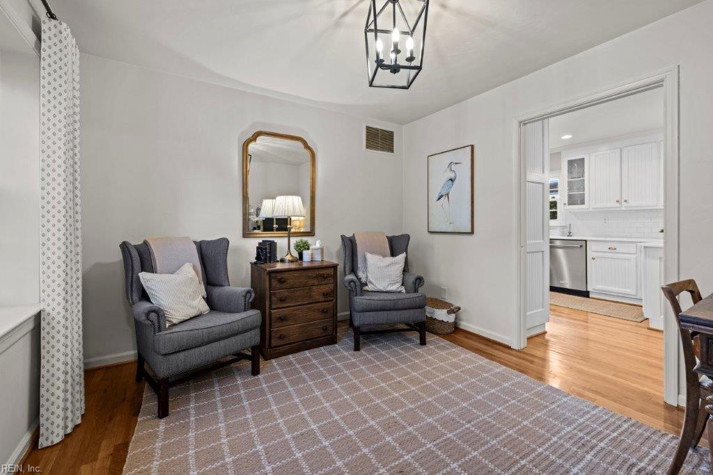 745 Queen Elizabeth DR