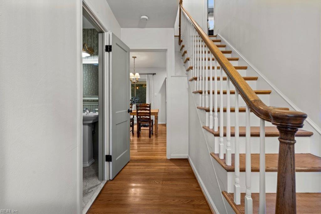 745 Queen Elizabeth DR