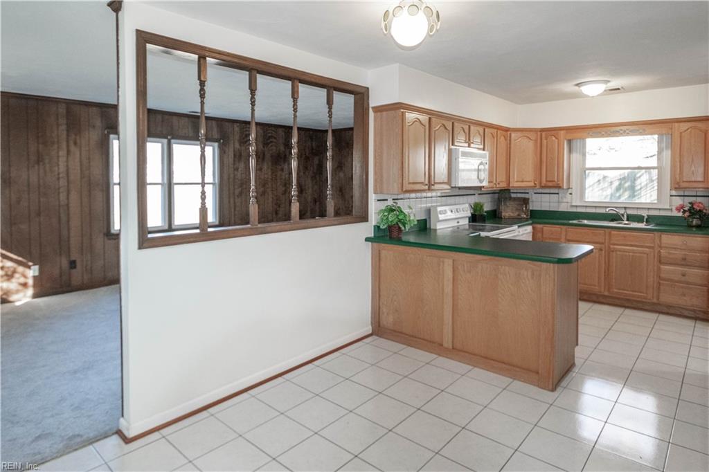 809 Sussex CT