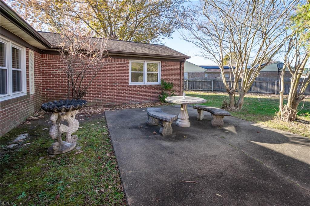 809 Sussex CT