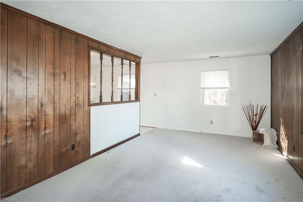 809 Sussex CT