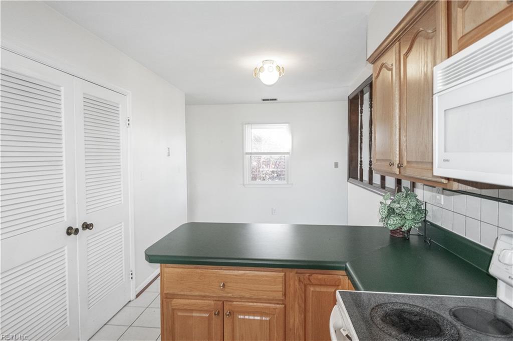 809 Sussex CT