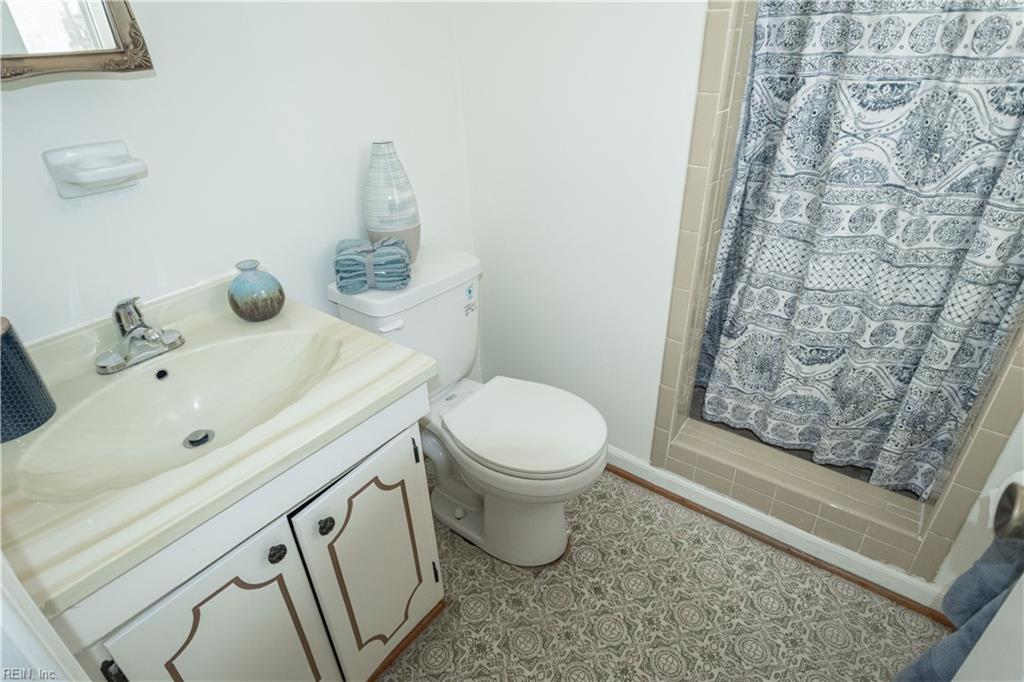 809 Sussex CT