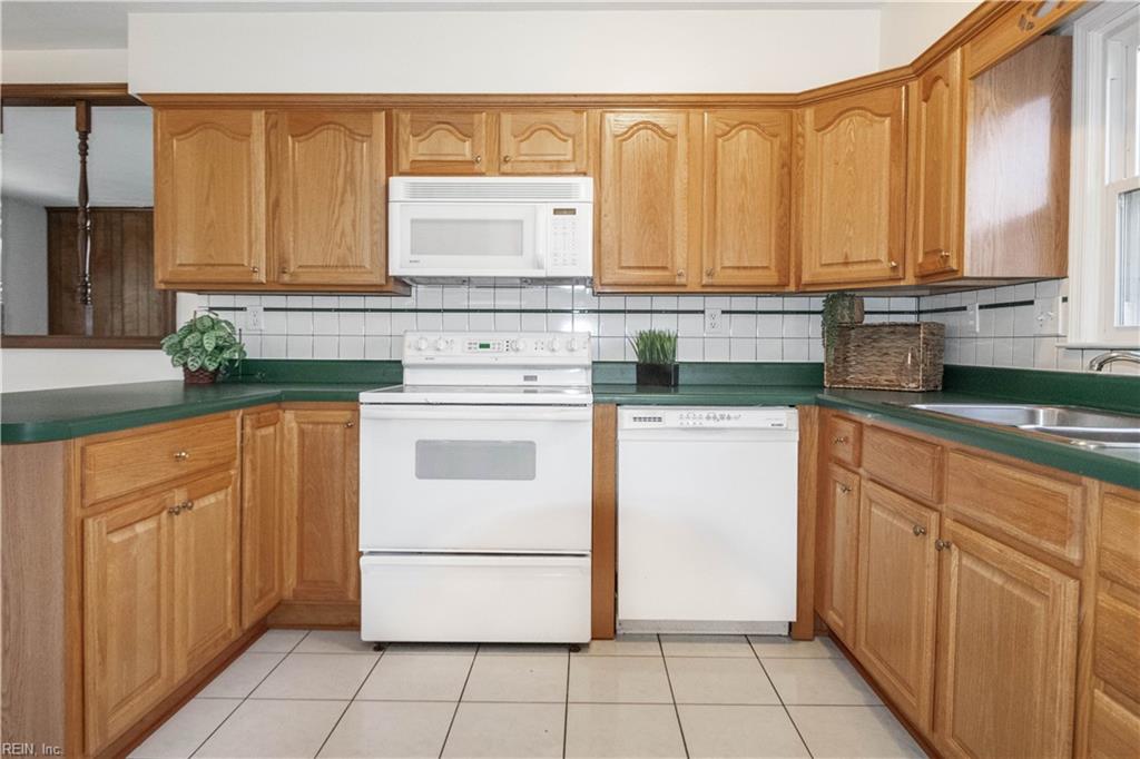 809 Sussex CT