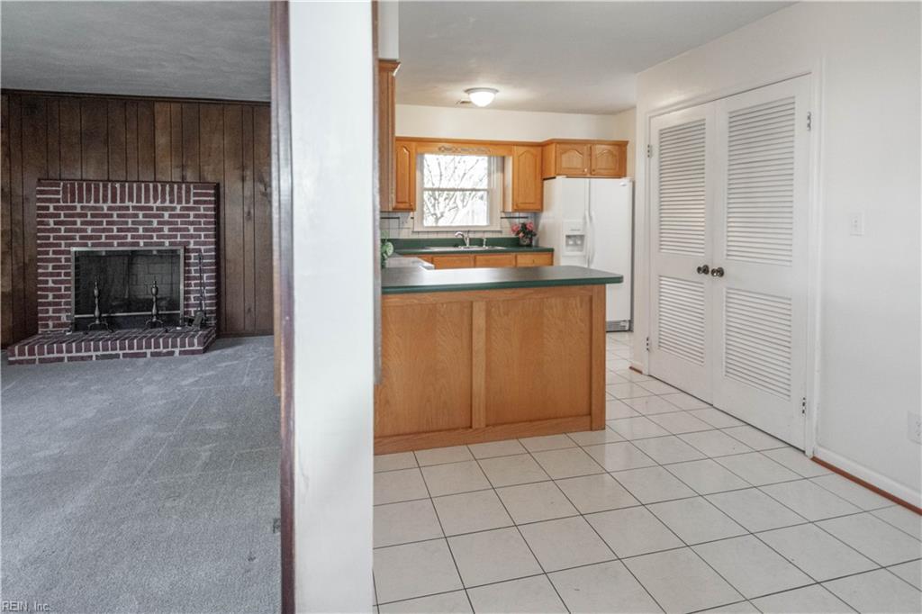 809 Sussex CT