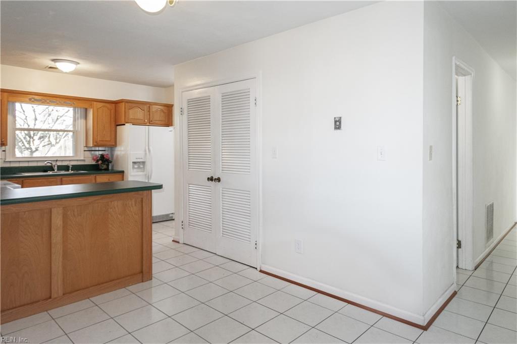 809 Sussex CT
