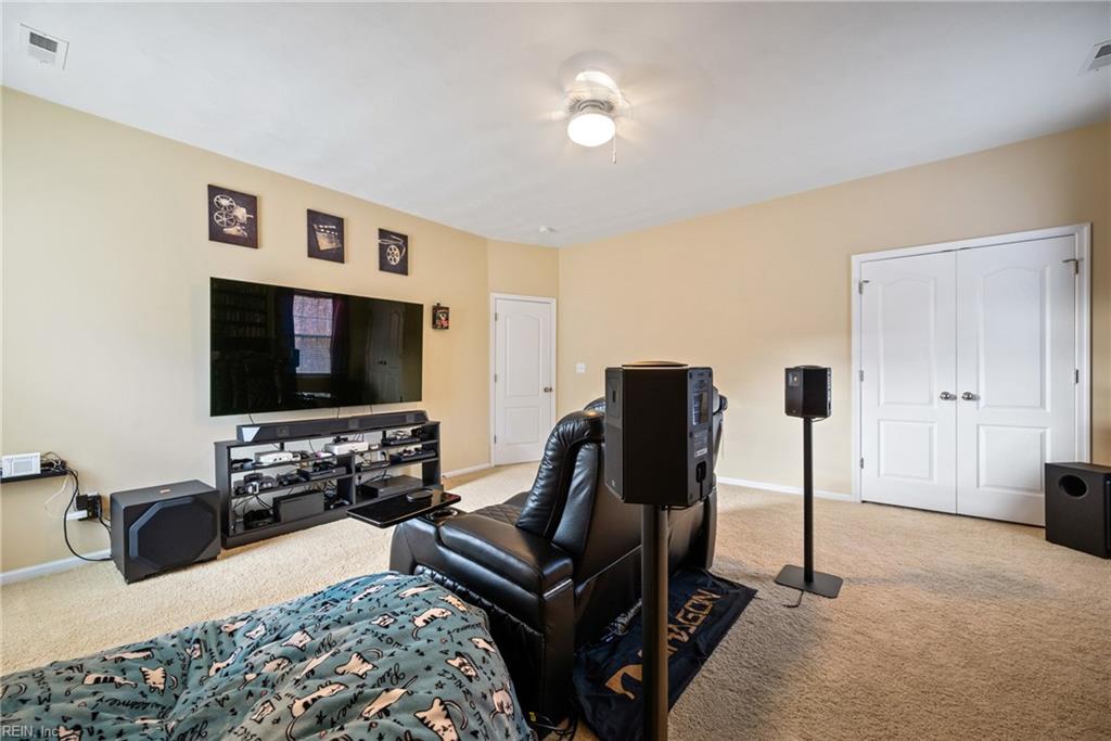 805 Lym DR