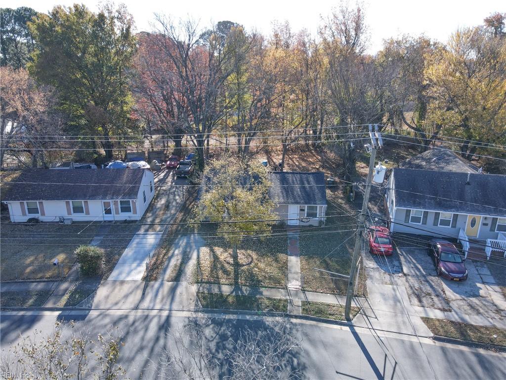 138 Weaver RD E