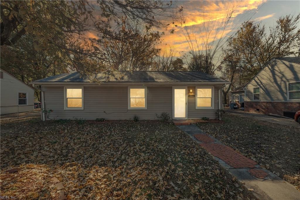 138 Weaver RD E