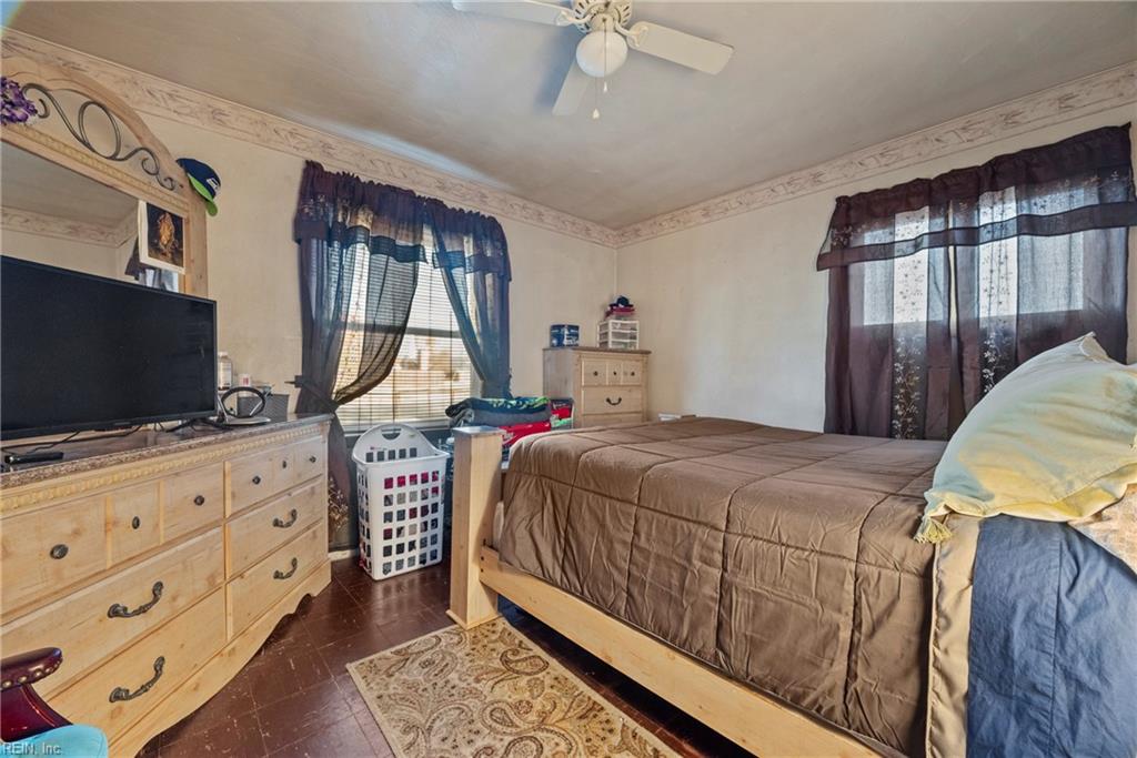 138 Weaver RD E