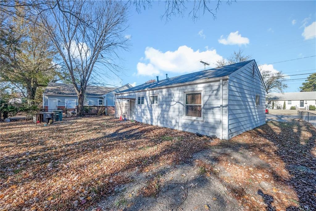 138 Weaver RD E