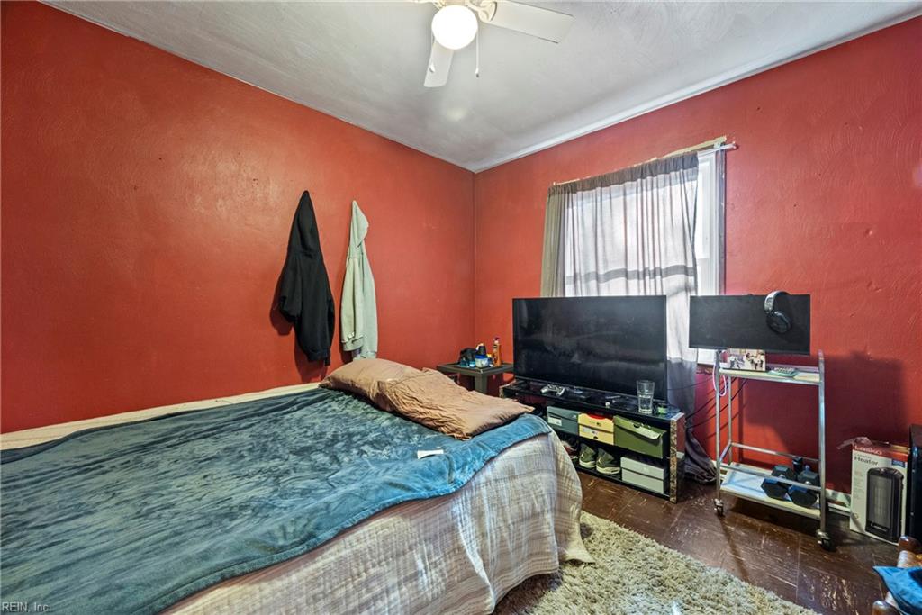 138 Weaver RD E