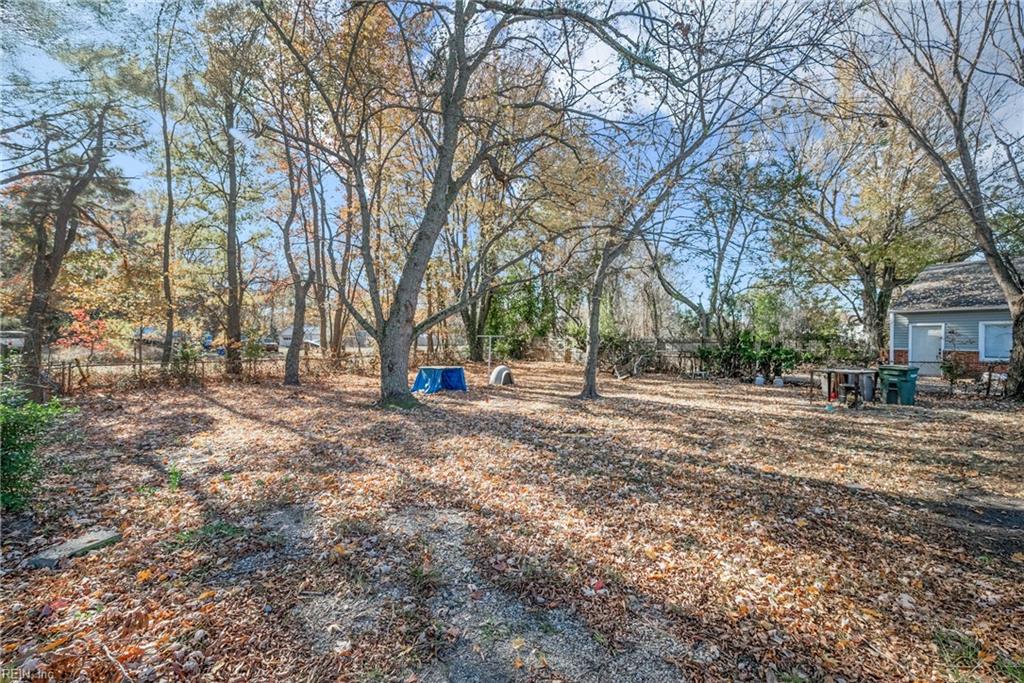 138 Weaver RD E