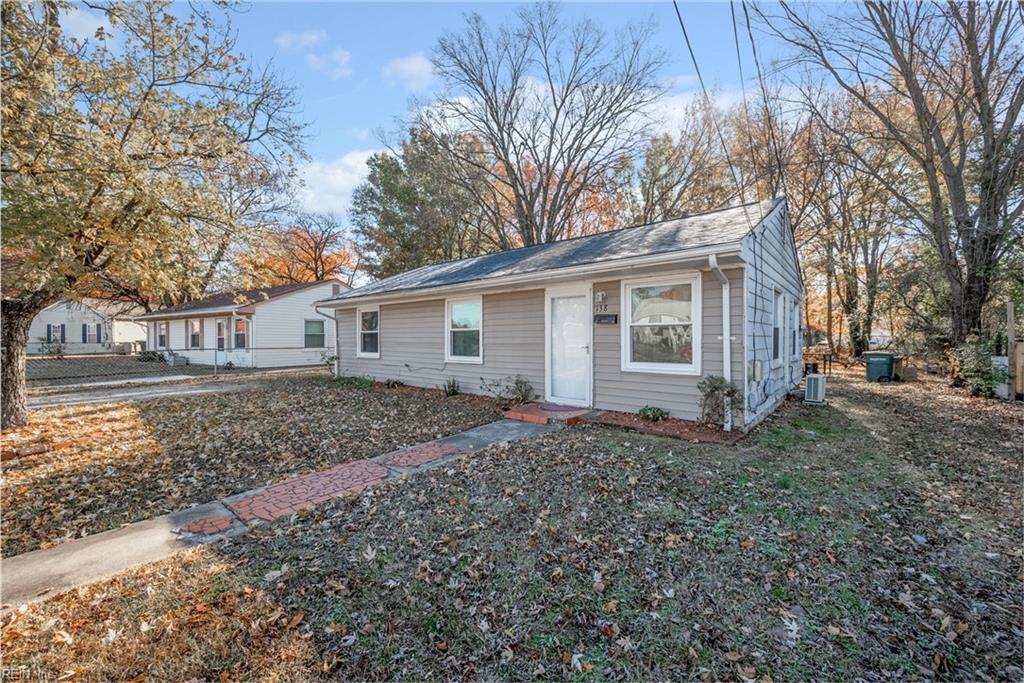 138 Weaver RD E
