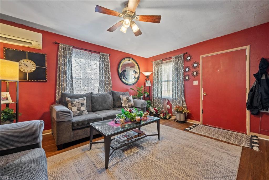 138 Weaver RD E