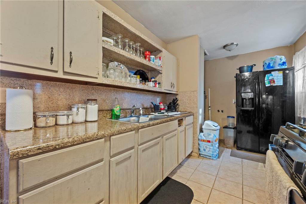 138 Weaver RD E