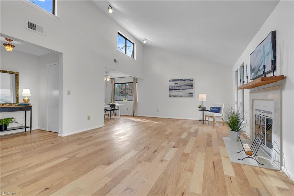 2101 Cutler RDG