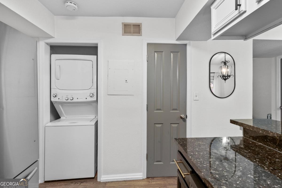 6940 Roswell Road # 21A