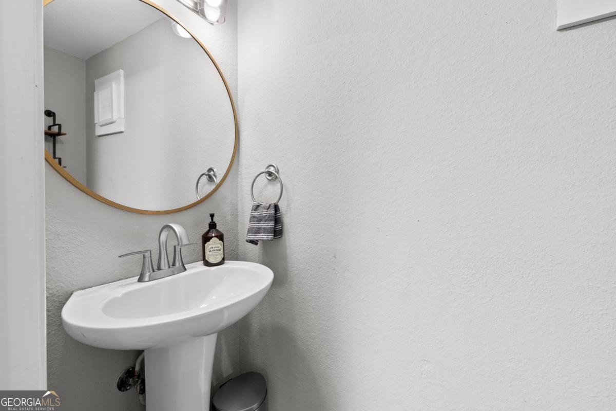 6940 Roswell Road # 21A