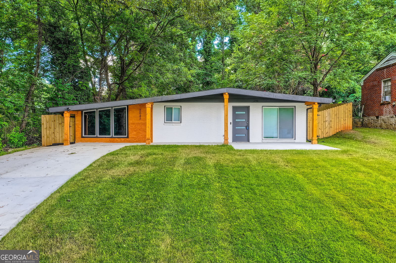 2047 Boulderview Drive SE