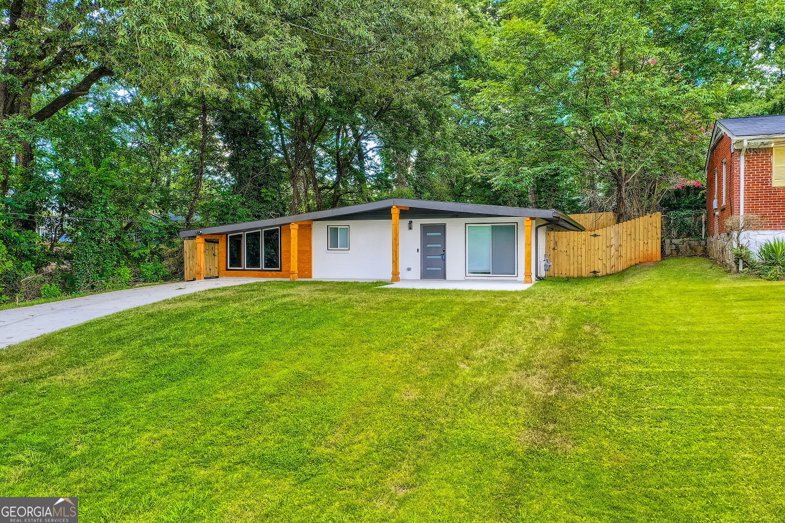 2047 Boulderview Drive SE