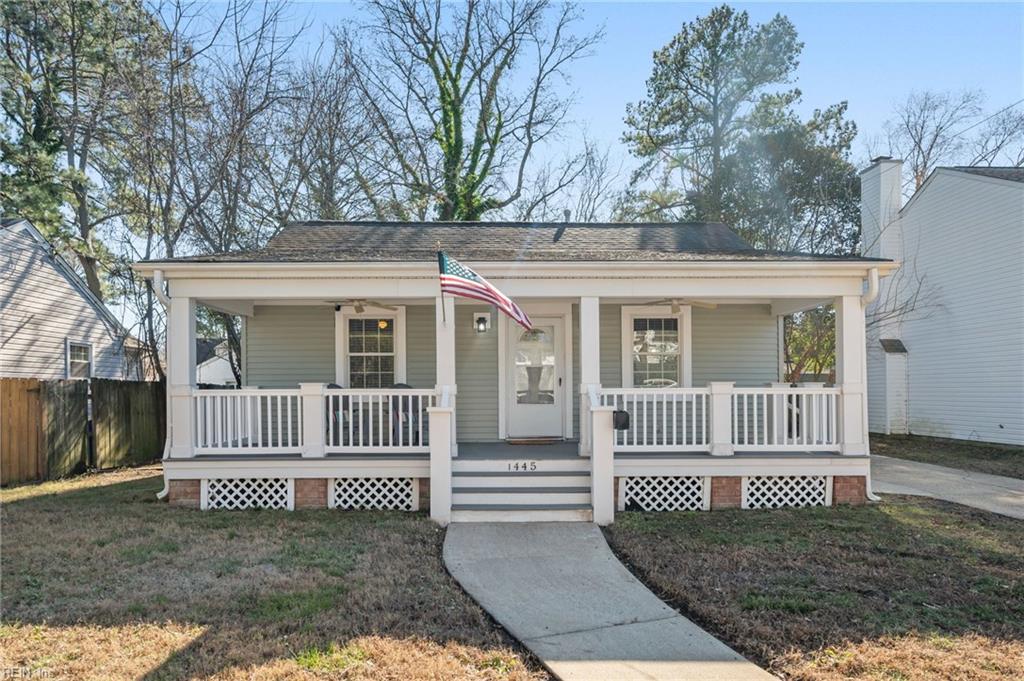 1445 Longwood DR