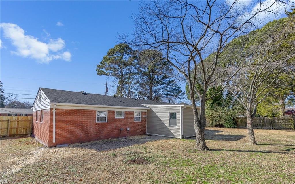 4716 Bridgeman LN