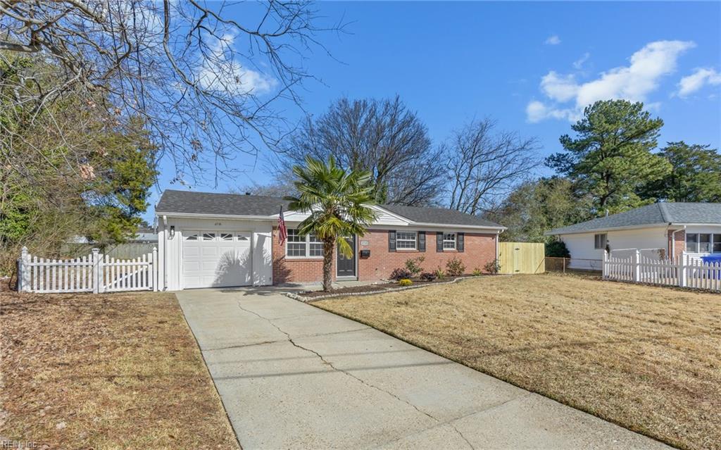 4716 Bridgeman LN