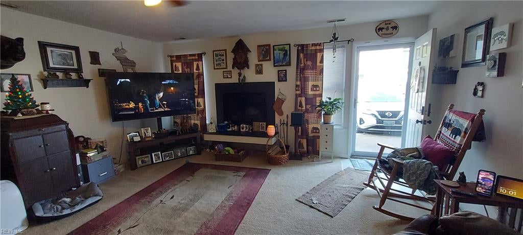 2102 Point Hollow CT
