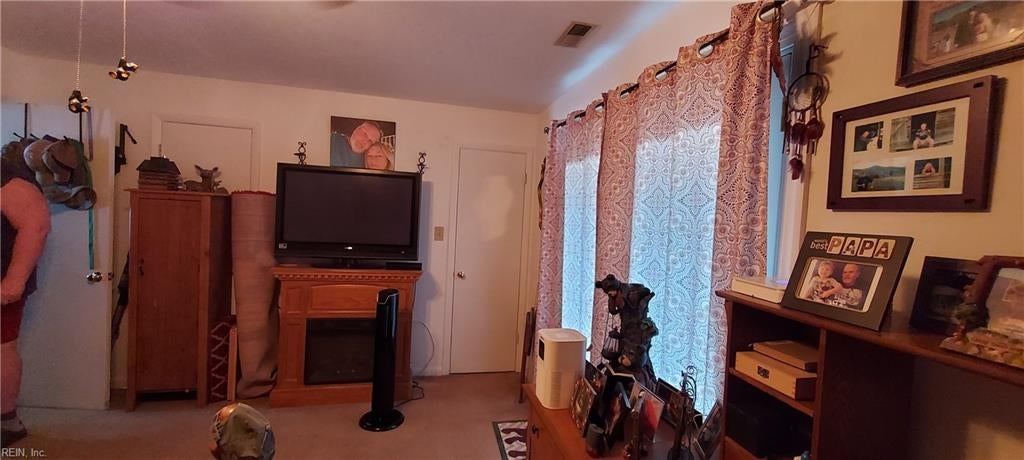 2102 Point Hollow CT